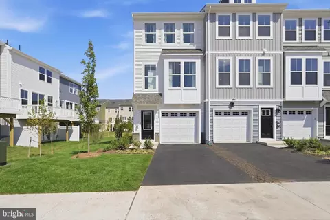 8923 Queensferry Rd, Manassas, VA 20112