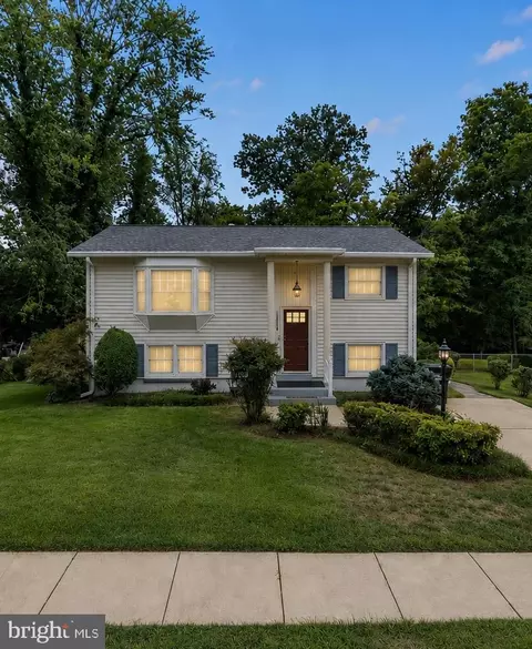 13717 Gran Deur Dr, Woodbridge, VA 22193