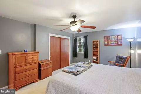 Bedroom - 6716 River Rd, Manassas, VA 20111 photo 6 of 7