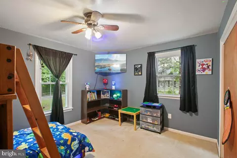 Bedroom - 6716 River Rd, Manassas, VA 20111 photo 1 of 7