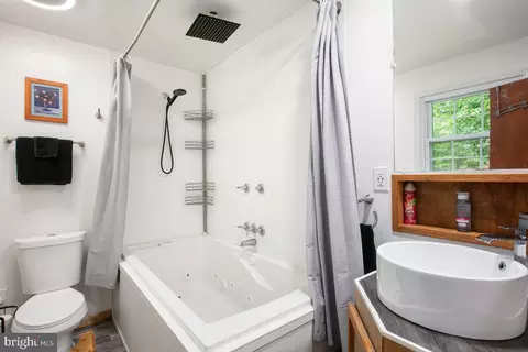 Bath - 6716 River Rd, Manassas, VA 20111 photo 2 of 3