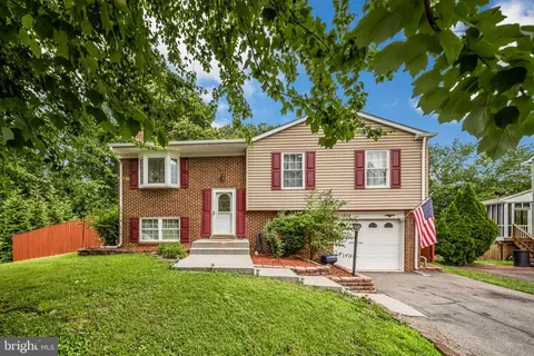 5574 Neddleton Ave, Woodbridge, VA 22193