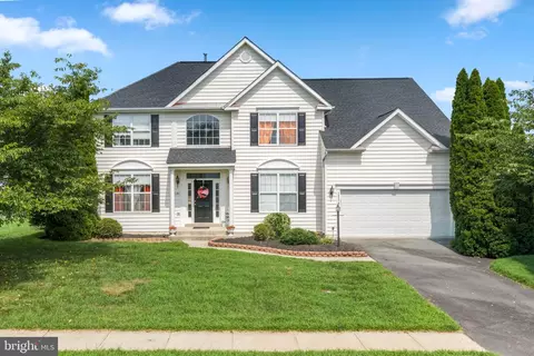 13270 Query Ln, Woodbridge, VA 22193