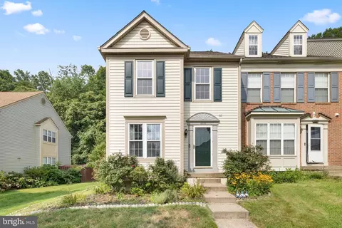 13054 Hunterbrook Dr, Woodbridge, VA 22192