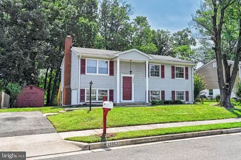 13863 Langstone Dr, Woodbridge, VA 22193