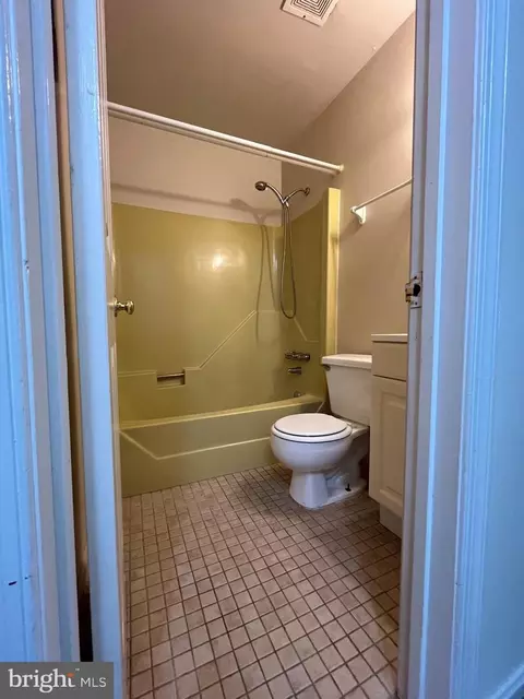 Bath - 3723 Tavern Way, Triangle, VA 22172 photo 4 of 4