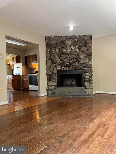 Living - 3723 Tavern Way, Triangle, VA 22172 photo 1 of 6