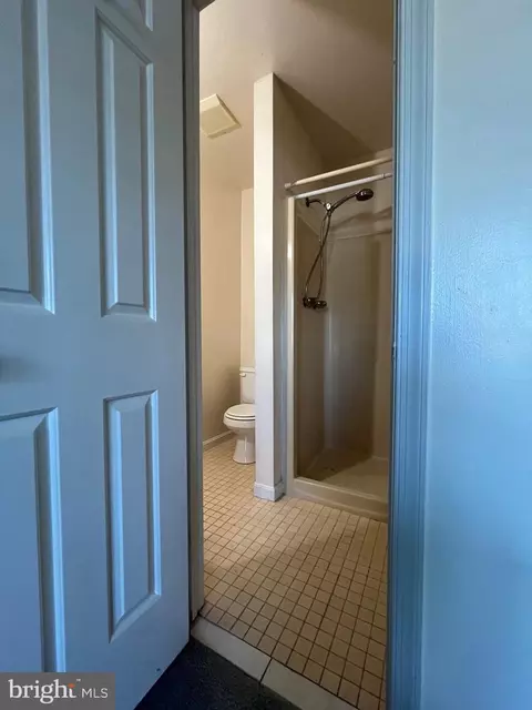 Bath - 3723 Tavern Way, Triangle, VA 22172 photo 2 of 4