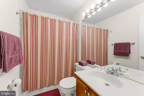 Bath - 11190 Privates Ct, Manassas, VA 20109 photo 4 of 5