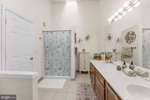 Bath - 11190 Privates Ct, Manassas, VA 20109 photo 2 of 5
