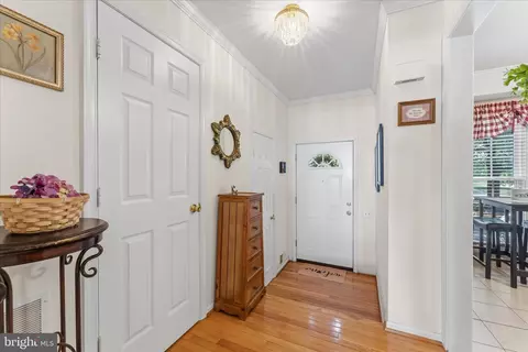 Entry Way - 11190 Privates Ct, Manassas, VA 20109 photo 2 of 6