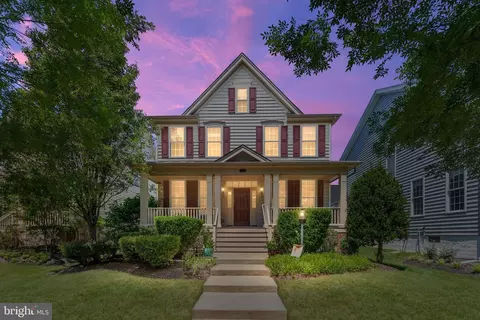 15610 Admiral Baker Cir, Haymarket, VA 20169