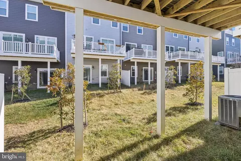 Exterior - 1697 Beech Leaf St, Dumfries, VA 22026 photo 3 of 3