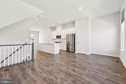 Entry Way - 1697 Beech Leaf St, Dumfries, VA 22026 photo 5 of 9