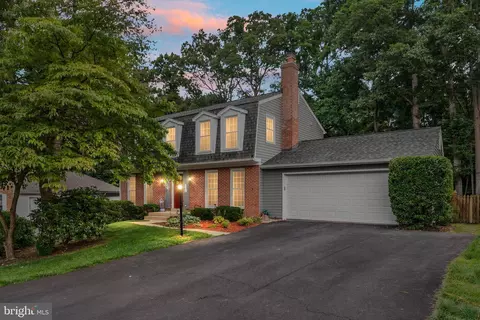 12877 Valleywood Dr, Woodbridge, VA 22192