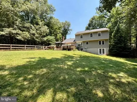 Exterior - 6512 Basil Ct, Manassas, VA 20112 photo 5 of 10