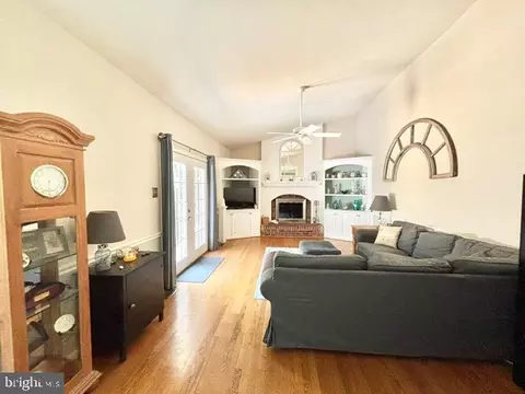 Living - 6512 Basil Ct, Manassas, VA 20112 photo 2 of 3