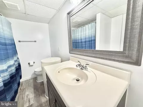 Bath - 6512 Basil Ct, Manassas, VA 20112 photo 4 of 4