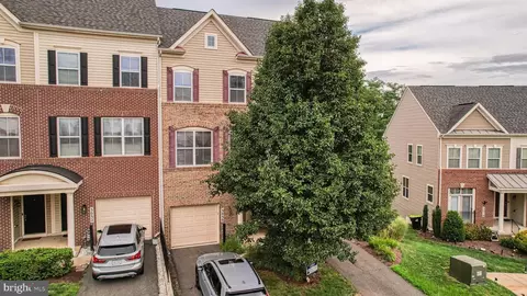 3030 Chinkapin Oak Ln, Woodbridge, VA 22191