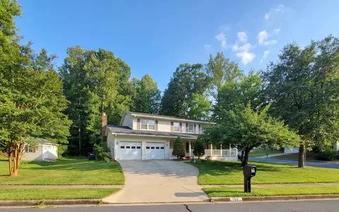2501 Fraser Ct, Woodbridge, VA 22191
