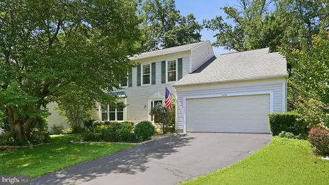 13176 Oak Farm Dr, Woodbridge, VA 22192