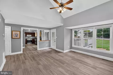 Entry Way - 8209 Sunset Dr, Manassas, VA 20110 photo 4 of 5