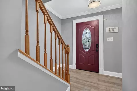 Entry Way - 8209 Sunset Dr, Manassas, VA 20110 photo 1 of 5