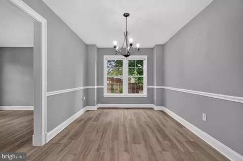 Entry Way - 8209 Sunset Dr, Manassas, VA 20110 photo 2 of 5