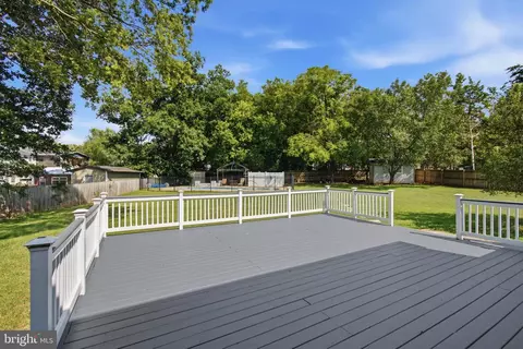 Exterior - 8209 Sunset Dr, Manassas, VA 20110 photo 3 of 8