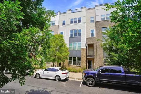 2590 Neabsco Common Pl #51, Woodbridge, VA 22191