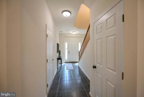 Entry Way - 15090 Danehurst Cir, Gainesville, VA 20155 photo 2 of 3