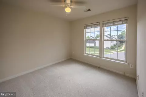 Bedroom - 15090 Danehurst Cir, Gainesville, VA 20155 photo 6 of 8