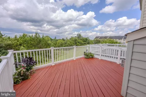 Exterior - 15090 Danehurst Cir, Gainesville, VA 20155 photo 6 of 7