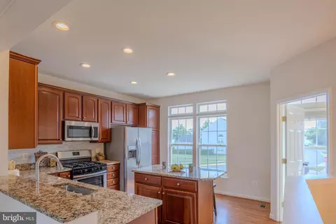 Kitchen - 15090 Danehurst Cir, Gainesville, VA 20155 photo 1 of 3
