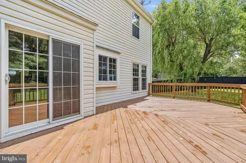 Exterior - 16270 Gayle Ct, Triangle, VA 22172 photo 2 of 7