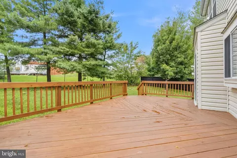 Exterior - 16270 Gayle Ct, Triangle, VA 22172 photo 1 of 7