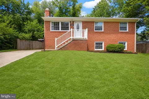 4523 Kendall Dr, Woodbridge, VA 22193