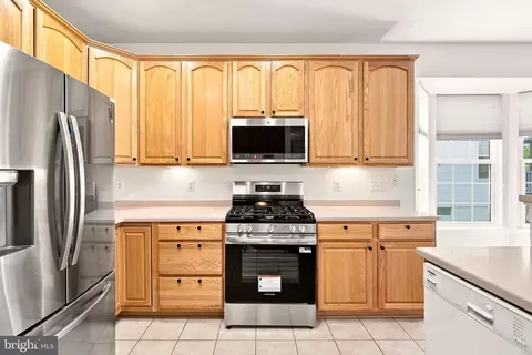 Kitchen - 16469 Sparkling Brook Loop, Dumfries, VA 22025 photo 3 of 4