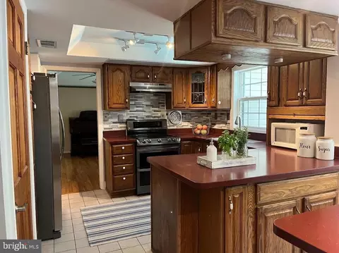 Kitchen - 3203 Riverview Dr, Triangle, VA 22172 photo 1 of 2
