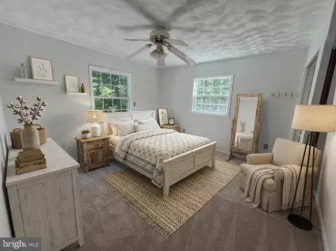 Bedroom - 3203 Riverview Dr, Triangle, VA 22172 photo 4 of 4