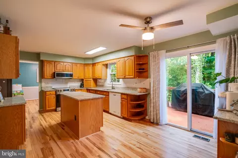 Kitchen - 13402 Carrageen Dr, Manassas, VA 20112 photo 5 of 5