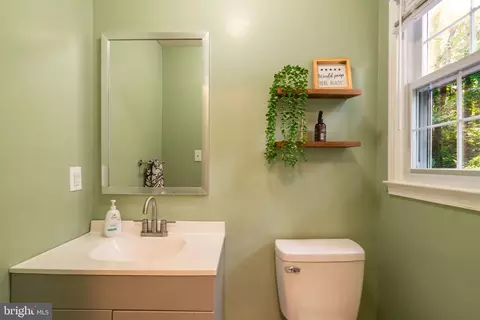 Bath - 13402 Carrageen Dr, Manassas, VA 20112 photo 1 of 6