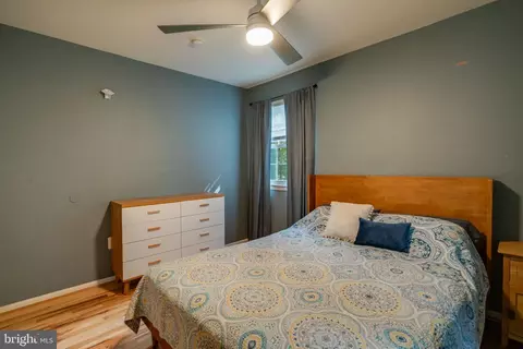 Bedroom - 13402 Carrageen Dr, Manassas, VA 20112 photo 10 of 12