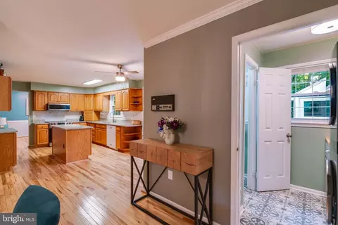 Entry Way - 13402 Carrageen Dr, Manassas, VA 20112 photo 9 of 10