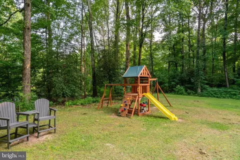 Exterior - 13402 Carrageen Dr, Manassas, VA 20112 photo 5 of 10