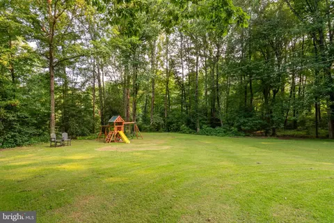 Exterior - 13402 Carrageen Dr, Manassas, VA 20112 photo 4 of 10