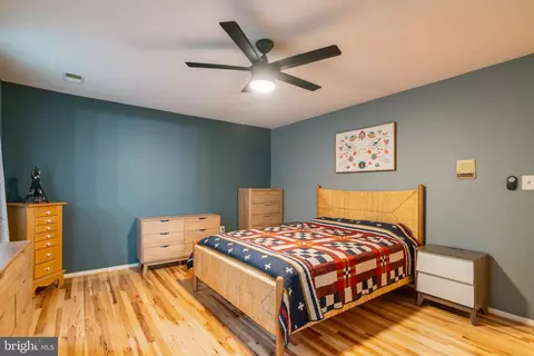 Bedroom - 13402 Carrageen Dr, Manassas, VA 20112 photo 8 of 12