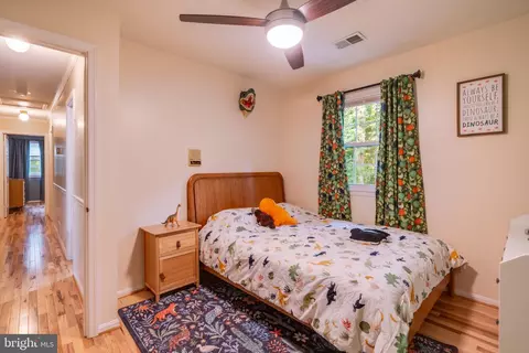 Bedroom - 13402 Carrageen Dr, Manassas, VA 20112 photo 4 of 12