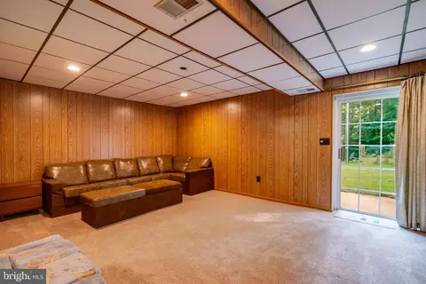 Living - 13402 Carrageen Dr, Manassas, VA 20112 photo 2 of 2