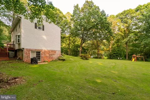 Exterior - 13402 Carrageen Dr, Manassas, VA 20112 photo 7 of 10